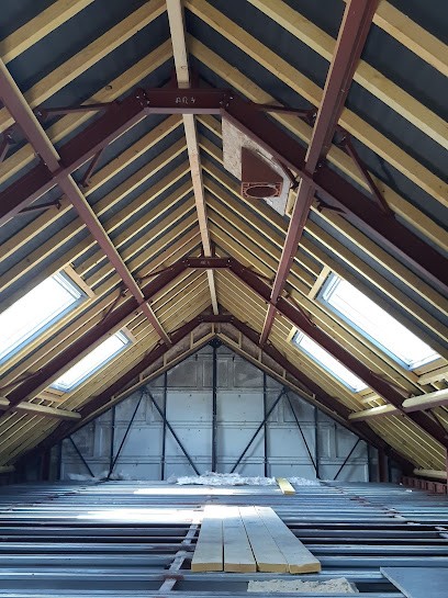 Mégacombles, Charpentier à Voisins-le-Bretonneux