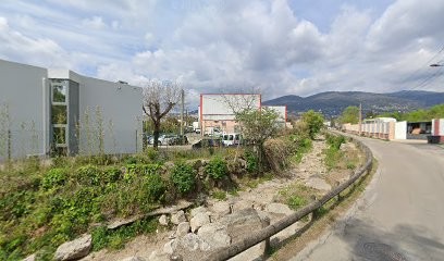 Dovetail Carpentry, Charpentier à Grasse