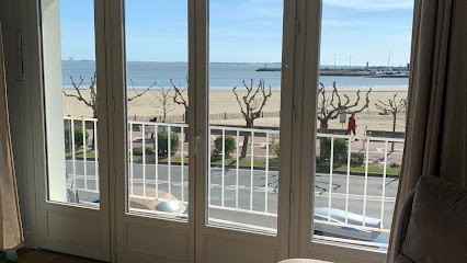 Labrousse Ménard, Menuisier à Médis