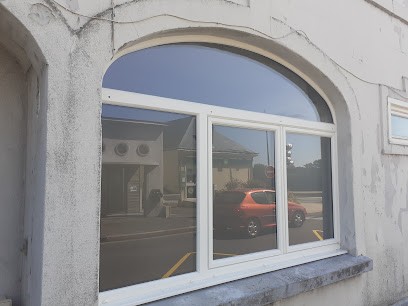 Les Menuiseries Françaises, Menuisier à Cours