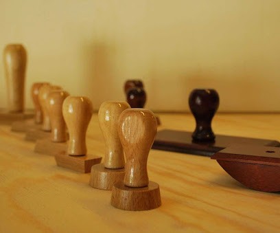 TOURNERIE TABLETTERIE BLANC, Menuisier à Augea