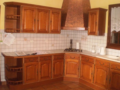 C . R . Menuiserie, Menuisier à Lauzun