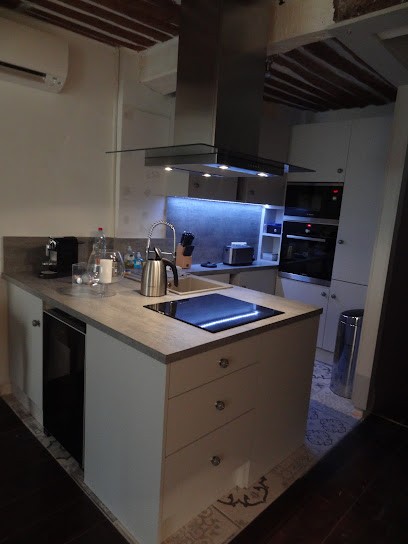 MENUISIER EBENISTE FERRER, Menuisier à Grasse