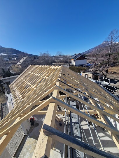 HEYRAUD CHARPENTE, Charpentier à Savines-le-Lac