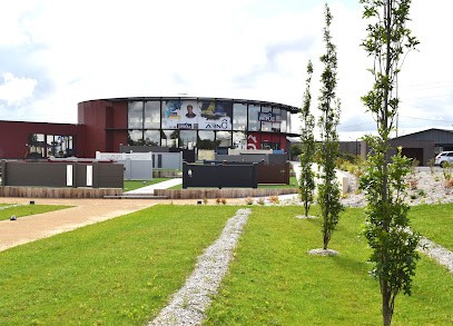 Salle D'exposition ARTIPÔLE BOIS à PARTHENAY / CHATILLON-SUR-THOUET, Menuisier à Châtillon-sur-Thouet
