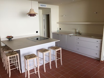 Atout Menuiseries Bois, Menuisier à Marseille 12