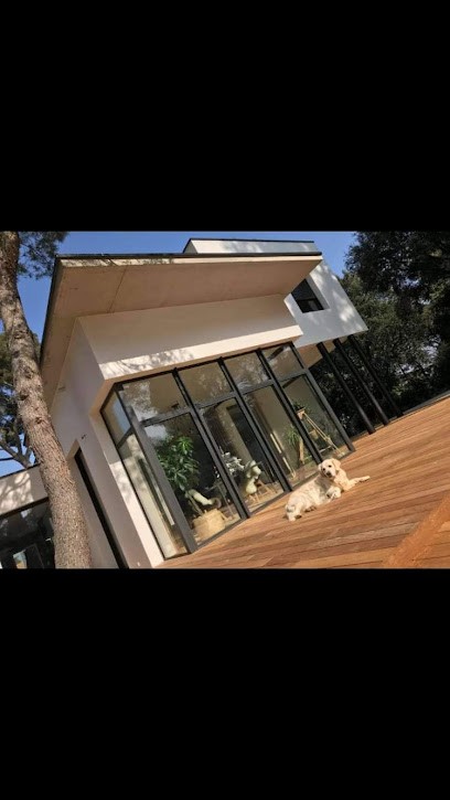 J&V 34 MENUISERIES ALU/PVC, Menuisier à Gigean