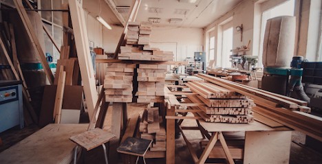 QUILICHINI SERGE, Menuisier à Sainte-Lucie-de-Tallano