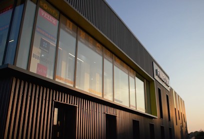 Finestra Fenêtres, Portails, Portes De Garage, Pergolas, Menuisier à Lorient