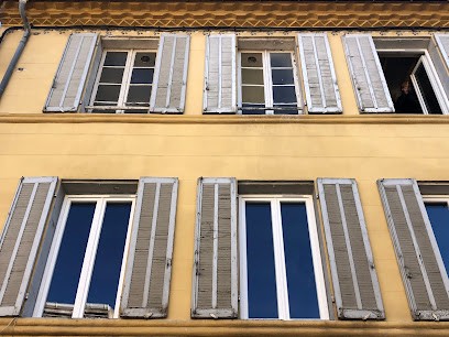 Meyer Yann / Menuiserie Peyracchia, Menuisier à Martigues