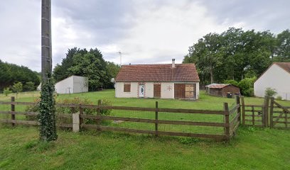 YP MA, Menuisier à Gièvres