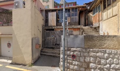 Marine Service Ebenisterie, Menuisier à Cap-d'Ail