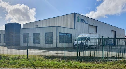 R.P Alu, Menuisier à Beaucouzé