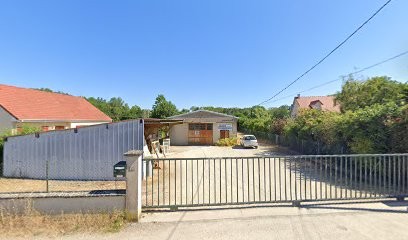 Darnis Pere Et Fils ., Menuisier à Joigny