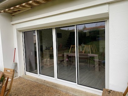 MCR16, Menuisier à Asnières-sur-Nouère