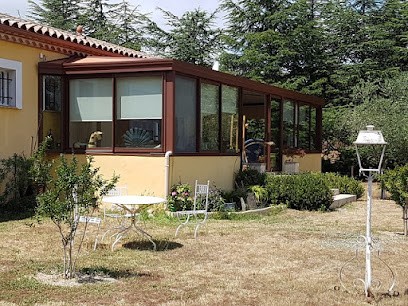 Alux Menuiserie, Menuisier à Villemoustaussou