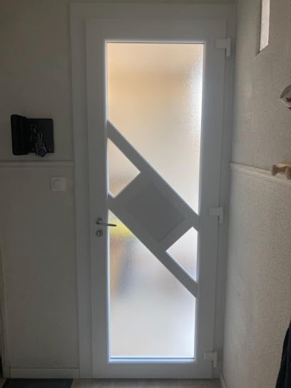 FL 66, Menuisier à Villemolaque