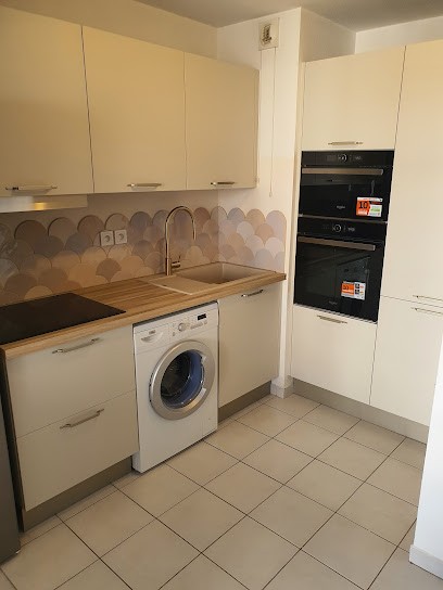 Agence R Max, Menuisier à Caux