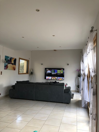 Menuiserie Pouivé Sarl, Charpentier à Plumergat