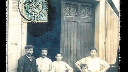 T P L, Menuisier à Chelles