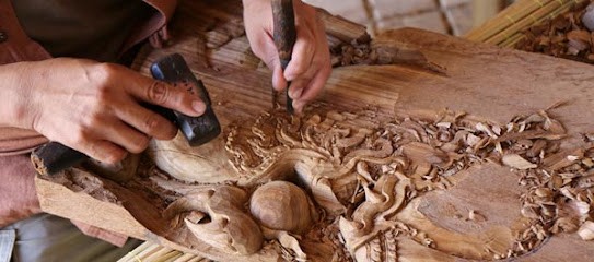 Menuiserie Ébénisterie Les Ateliers Du Comtat, Menuisier à Carpentras