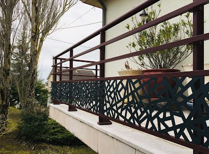 Alucor, Menuisier à Louzy